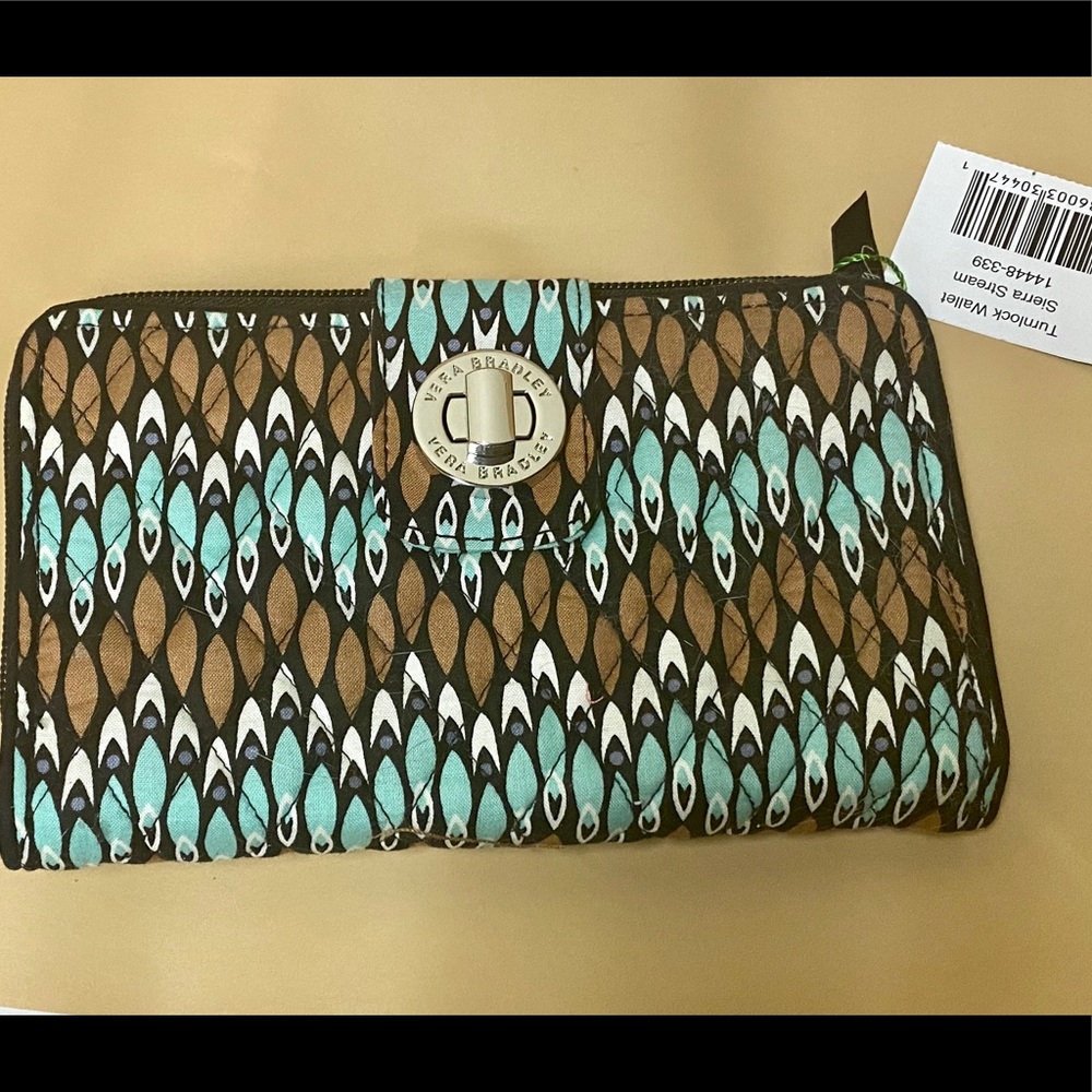 🛑🛑SOLD🛑🛑Vera Bradley Turnlock Wallet Sierra St